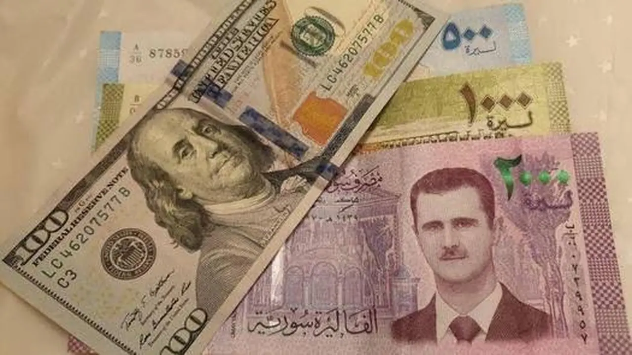 سعر الدولار مقابل الليرة السورية يتحول في السوق الرسمي والموازي اليوم